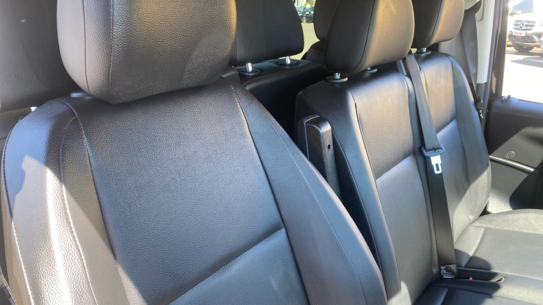Mercedes-Benz Vito Tourer L3 Diesel Rwd 114 CDI Pro 9-Seater 9G-Tronic